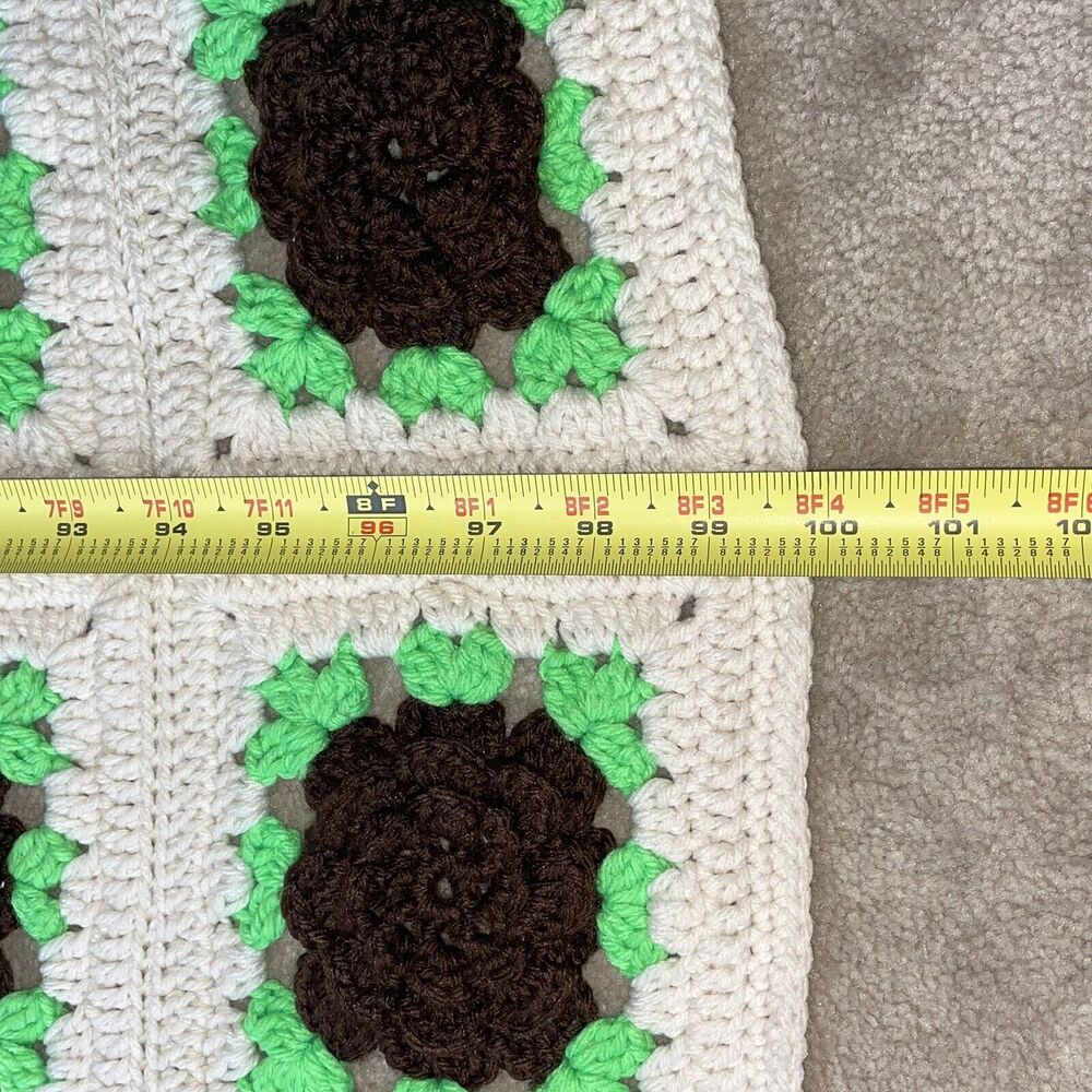 VTG 1970s Crochet 3D Rose Afghan Blanket Granny Square Tan Large 100x90 Queen - Picture 5 of 7
